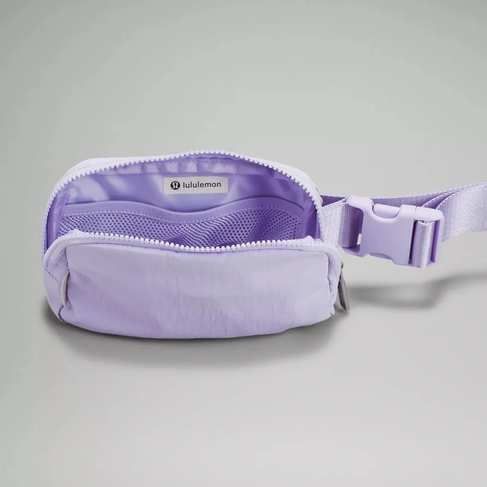 🆕 NWT EXTENDED STRAP lululemon everywhere belt bag - lavender fog - Picture 6 of 14